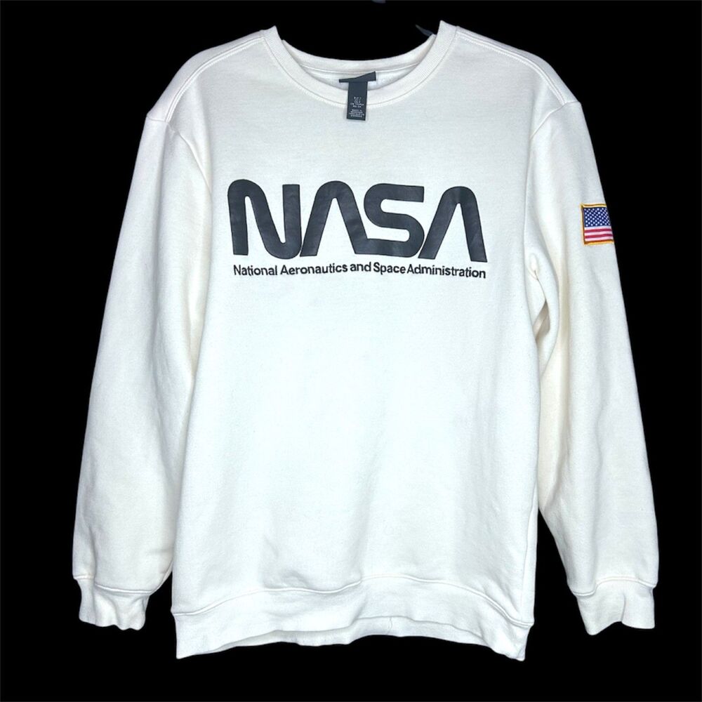 H&M Mens NASA Crewneck Pullover Sweatshirt - S Novelty Cozy Space Planet Graphic